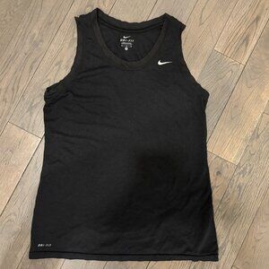 Nike Tank in Black sz M